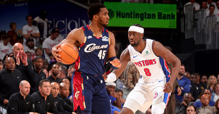世界杯高清直播-米切尔35+10坎宁安27分三双 骑士主场力克活塞|NBA季后赛|多诺万-米切尔|克利夫兰骑士队|凯德-坎宁安|底特律活塞队_新浪体育_新浪新闻
